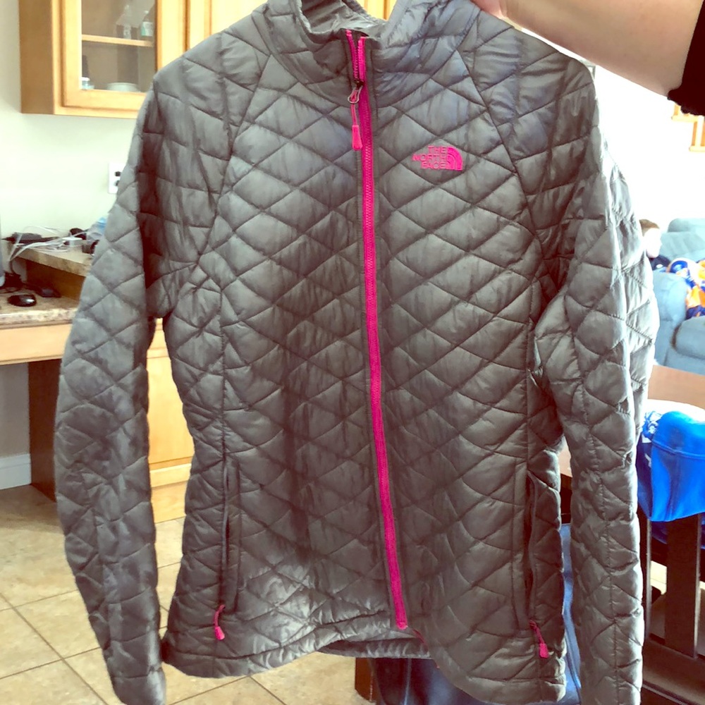 Size Large North Face coat